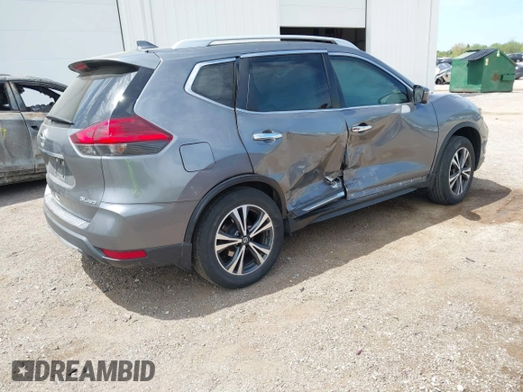 2017 Nissan Rogue SL z VIN 5N1AT2MV0HC879552, wystawiony jako IAAI lot #42242389 z przebiegiem 112 944 mil mil oraz . Historia ofert i sprzedaży dostępna na DreamBid. Obrazek 4.