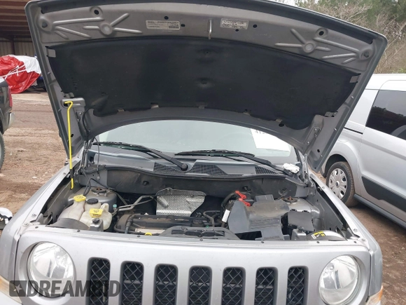 2015 Jeep Patriot Altitude Edition with VIN 1C4NJPBA8FD399095, listed as a IAAI auction lot 41236068 with 119,298 mi miles. Bid and sale history available at carsss.com. Image 10.