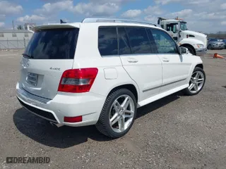 2010 Mercedes-Benz GLK-Class GLK 350 with VIN WDCGG8HB9AF470230, listed as a IAAI auction lot 41991105 with 85,487 mi miles. Bid and sale history available at carsss.com. Image 4.