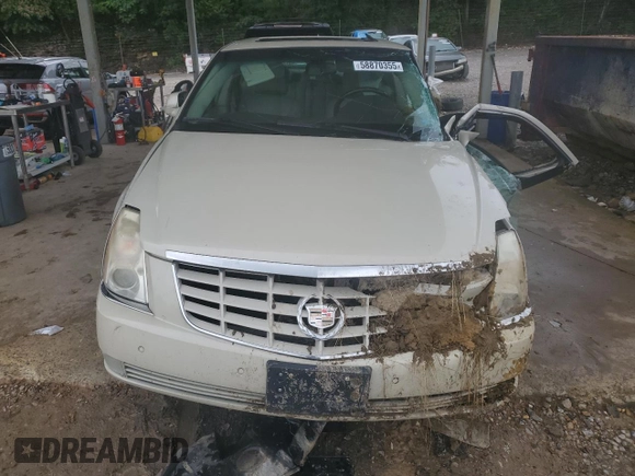 2011 Cadillac DTS Premium Collection z VIN 1G6KH5E61BU125972, wystawiony jako Copart lot #58870355 z przebiegiem 120 373 mil mil oraz Szkoda całkowita • Salvage title. Historia ofert i sprzedaży dostępna na DreamBid. Obrazek 5.