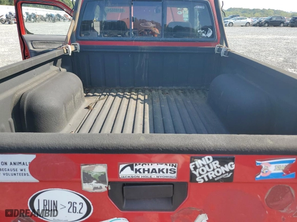 2000 Nissan Frontier 2WD XE with VIN 1N6DD26S4YC395270, listed as a Copart auction lot 68185524 with 239,705 mi miles and Clean Title. Bid and sale history available at carsss.com. Image 10.