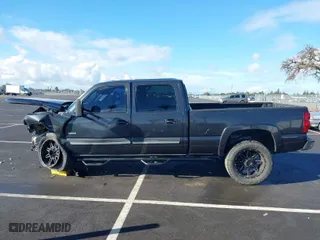 2003 Chevrolet Silverado 2500HD LS with VIN 1GCHK23193F225757, listed as a IAAI auction lot 41523124 with 281,755 mi miles. Bid and sale history available at carsss.com. Image 14.