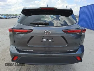 2024 Toyota Highlander LE z VIN 5TDKDRBH2RS553666, wystawiony jako Copart lot #57512875 z przebiegiem 44 772 mil mil oraz Czysty tytuł • Clean title. Historia ofert i sprzedaży dostępna na DreamBid. Obrazek 6.
