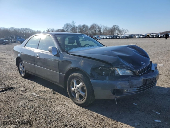 1998 Lexus ES 300 Luxury Sport Sdn with VIN JT8BF28G0W0137645, listed as a Copart auction lot 89051955 with 155,010 mi miles and Non Repairable. Bid and sale history available at carsss.com. Image 4.
