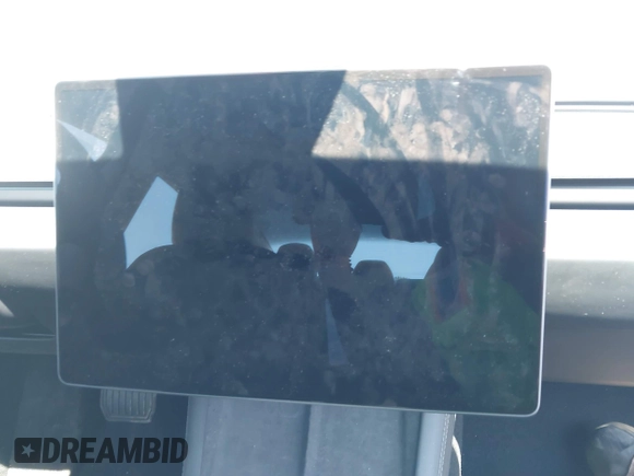 2024 Tesla Model 3 z VIN 5YJ3E1EA4RF735729, wystawiony jako IAAI lot #41964387 z przebiegiem Nie podano mil oraz . Historia ofert i sprzedaży dostępna na DreamBid. Obrazek 7.
