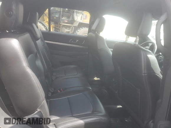 2018 Ford Explorer XLT z VIN 1FM5K7D85JGC32493, wystawiony jako Copart lot #61495965 z przebiegiem 100 830 mil mil oraz Szkoda całkowita • Salvage title. Historia ofert i sprzedaży dostępna na DreamBid. Obrazek 11.