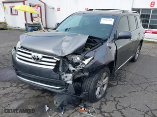 2013 Toyota Highlander Limited with VIN 5TDYK3EH5DS092173, listed as a IAAI auction lot 41484395 with 119,138 mi miles. Bid and sale history available at carsss.com. Image 6.