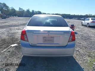 2008 Suzuki Forenza z VIN KL5JD56Z38K834698, wystawiony jako IAAI lot #40927796 z przebiegiem 187 973 mil mil oraz . Historia ofert i sprzedaży dostępna na DreamBid. Obrazek 16.