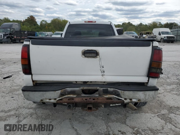 2006 GMC Sierra 3500 DRW SLE1 z VIN 1GTJK33D16F207548, wystawiony jako Copart lot #72369554 z przebiegiem Nie podano mil oraz Szkody całkowita. Historia ofert i sprzedaży dostępna na DreamBid. Obrazek 6.