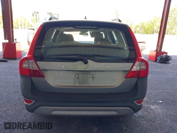 2008 Volvo XC70 с VIN YV4BZ982X81039674, выставлен на аукционе IAAI как лот 42288521 с пробегом 126 283 миль миль и . История ставок и продаж доступна на DreamBid. Изображение 16.