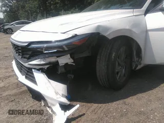2024 Hyundai Elantra SEL z VIN KMHLM4DG8RU678626, wystawiony jako IAAI lot #42794258 z przebiegiem 53 871 mil mil oraz . Historia ofert i sprzedaży dostępna na DreamBid. Obrazek 6.