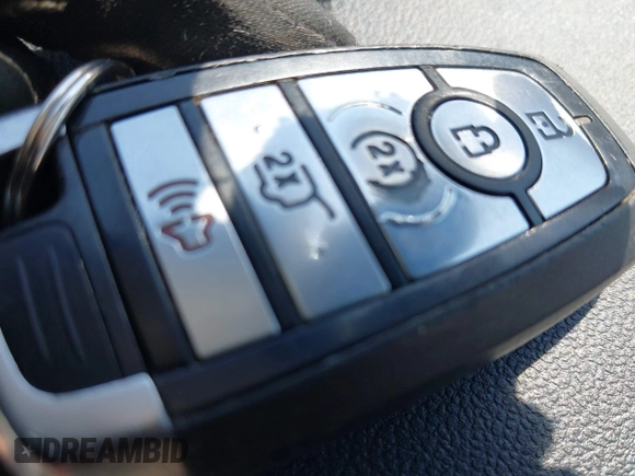 2020 Ford Escape SEL z VIN 1FMCU9H91LUB86584, wystawiony jako IAAI lot #42268456 z przebiegiem 94 753 mil mil oraz . Historia ofert i sprzedaży dostępna na DreamBid. Obrazek 11.