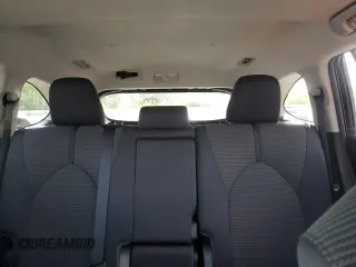 2021 Toyota Highlander L z VIN 5TDBZRBH2MS557694, wystawiony jako Copart lot #61921955 z przebiegiem 39 634 mil mil oraz Szkoda całkowita • Salvage title. Historia ofert i sprzedaży dostępna na DreamBid. Obrazek 10.