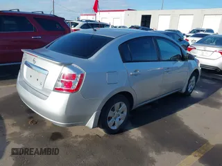 2012 Nissan Sentra S z VIN 3N1AB6AP6CL724881, wystawiony jako IAAI lot #41959859 z przebiegiem 110 858 mil mil oraz . Historia ofert i sprzedaży dostępna na DreamBid. Obrazek 4.