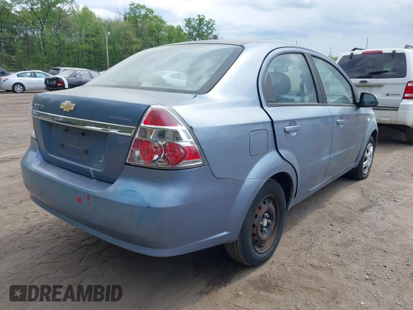 2007 Chevrolet Aveo LS z VIN KL1TD56657B179393, wystawiony jako IAAI lot #42135698 z przebiegiem 127 126 mil mil oraz . Historia ofert i sprzedaży dostępna na DreamBid. Obrazek 4.