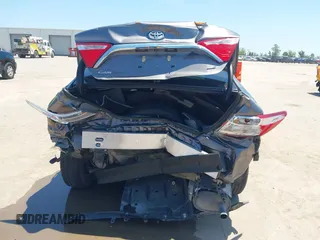 2017 Toyota Camry XLE with VIN 4T1BF1FK9HU734223, listed as a IAAI auction lot 39601554 with 61,147 mi miles. Bid and sale history available at carsss.com. Image 6.