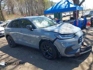 2024 Honda HR-V Sport z VIN 3CZRZ2H51RM771256, wystawiony jako IAAI lot #42051986 z przebiegiem 14 209 mil mil oraz . Historia ofert i sprzedaży dostępna na DreamBid. Obrazek 13.
