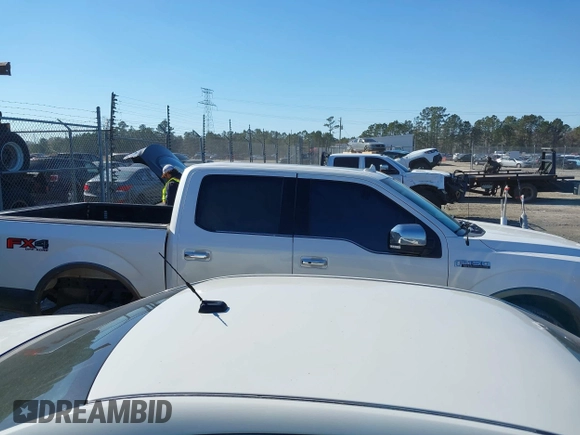 2018 Ford F-150 XL z VIN 1FTEW1EG7JFC09489, wystawiony jako IAAI lot #41346016 z przebiegiem 129 436 mil mil oraz . Historia ofert i sprzedaży dostępna na DreamBid. Obrazek 14.