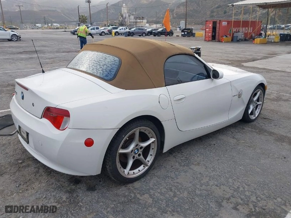 2007 BMW Z4 3.0si with VIN 4USBU53597LX02452, listed as a IAAI auction lot 41788102 with NaN miles. Bid and sale history available at carsss.com. Image 4.