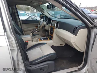 2009 Jeep Grand Cherokee Limited with VIN 1J8HR58P99C538725, listed as a IAAI auction lot 41466122 with 220,803 mi miles. Bid and sale history available at carsss.com. Image 5.