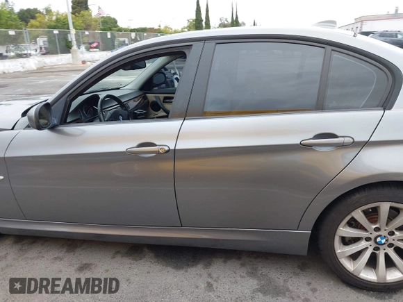 2011 BMW 3 Series 328i с VIN WBAPH5C59BA447948, выставлен на аукционе IAAI как лот 42791025 с пробегом 124 445 миль миль и . История ставок и продаж доступна на DreamBid. Изображение 14.