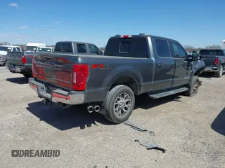 2020 Ford F-250 XL z VIN 1FT7W2BT0LEE94318, wystawiony jako IAAI lot #41831167 z przebiegiem 59 893 mil mil oraz . Historia ofert i sprzedaży dostępna na DreamBid. Obrazek 4.