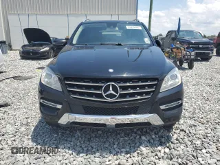 2013 Mercedes-Benz M 350 z VIN 4JGDA5JB3DA161174, wystawiony jako Copart lot #55852645 z przebiegiem 140 772 mil mil oraz Czysty tytuł • Clean title. Historia ofert i sprzedaży dostępna na DreamBid. Obrazek 5.
