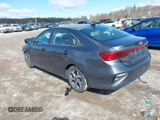 2021 Kia Forte LXS z VIN 3KPF24AD7ME266867, wystawiony jako IAAI lot #41986349 z przebiegiem 93 358 mil mil oraz . Historia ofert i sprzedaży dostępna na DreamBid. Obrazek 3.