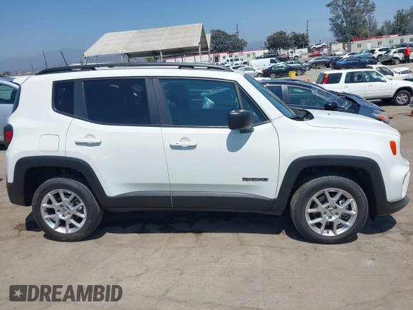 2022 Jeep Renegade Latitude with VIN ZACNJDB14NPN69500, listed as a IAAI auction lot 42478288 with 30,747 mi miles and . Bid and sale history available at DreamBid. Image 14.