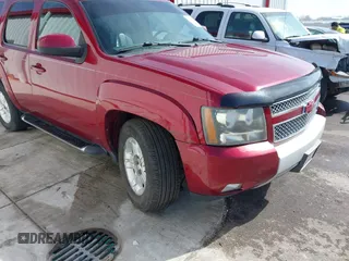 2010 Chevrolet Tahoe LT z VIN 1GNUKBE08AR112792, wystawiony jako IAAI lot #41790474 z przebiegiem 231 742 mil mil oraz . Historia ofert i sprzedaży dostępna na DreamBid. Obrazek 6.