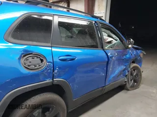 2020 Jeep Cherokee Altitude с VIN 1C4PJMLBXLD539576, выставлен на аукционе IAAI как лот 42315341 с пробегом 120 134 миль миль и . История ставок и продаж доступна на DreamBid. Изображение 6.