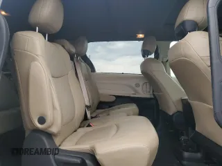 2021 Toyota Sienna XLE z VIN 5TDJRKEC7MS049563, wystawiony jako Copart lot #53114495 z przebiegiem 130 357 mil mil oraz Szkoda całkowita • Salvage title. Historia ofert i sprzedaży dostępna na DreamBid. Obrazek 11.