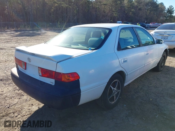 2001 Toyota Camry CE with VIN 4T1BG28KX1U784196, listed as a IAAI auction lot 41830050 with 187,423 mi miles. Bid and sale history available at carsss.com. Image 4.