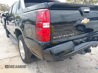 2013 Chevrolet Avalanche LT with VIN 3GNMCFE04DG120235, listed as a IAAI auction lot 41739179 with 77,861 mi miles and . Bid and sale history available at DreamBid. Image 19.