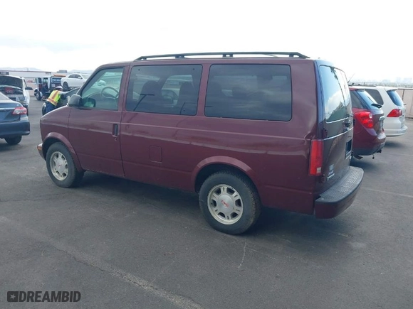 2003 GMC Safari Passenger with VIN 1GKDM19X43B515687, listed as a IAAI auction lot 42041785 with 104,950 mi miles. Bid and sale history available at carsss.com. Image 3.