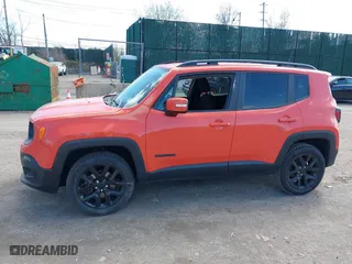 2018 Jeep Renegade Latitude with VIN ZACCJBBB3JPH30968, listed as a IAAI auction lot 41984209 with 106,338 mi miles. Bid and sale history available at carsss.com. Image 14.
