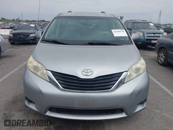 2011 Toyota Sienna LE AAS with VIN 5TDKK3DC0BS119045, listed as a IAAI auction lot 42184748 with 196,607 mi miles. Bid and sale history available at carsss.com. Image 12.