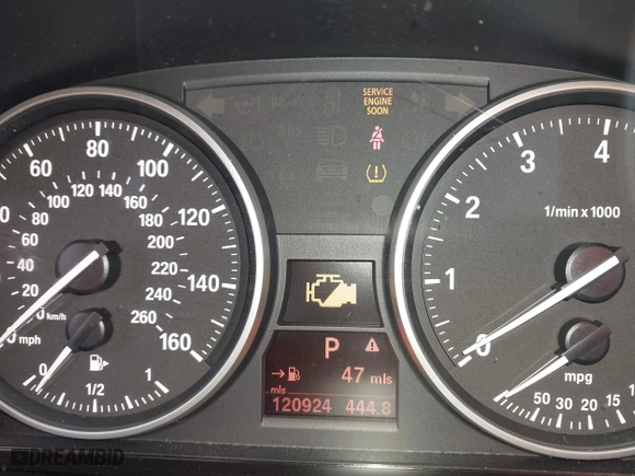 2015 BMW X1 xDrive28i with VIN WBAVL1C55FVY41749, listed as a IAAI auction lot 40977221 with 120,924 mi miles. Bid and sale history available at carsss.com. Image 7.