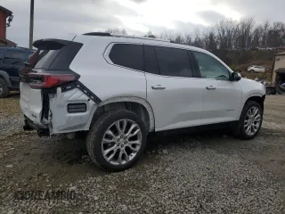 2024 GMC Acadia AWD Denali z VIN 1GKENRKS8RJ223909, wystawiony jako Copart lot #80306294 z przebiegiem 2845 mil mil oraz Szkody całkowita. Historia ofert i sprzedaży dostępna na DreamBid. Obrazek 3.