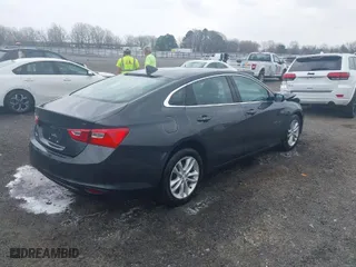 2018 Chevrolet Malibu LT with VIN 1G1ZD5ST6JF256523, listed as a IAAI auction lot 41772877 with 117,281 mi miles. Bid and sale history available at carsss.com. Image 4.