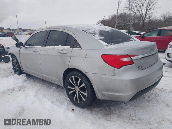 2012 Chrysler 200 S with VIN 1C3CCBHG7CN126725, listed as a IAAI auction lot 41313076 with 101,150 mi miles. Bid and sale history available at carsss.com. Image 3.