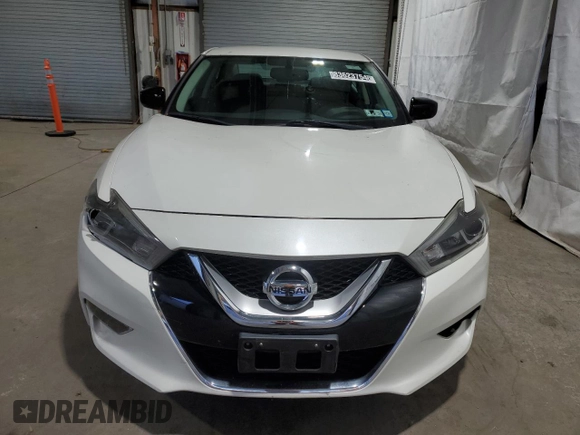 2016 Nissan Maxima SV with VIN 1N4AA6AP8GC409491, listed as a Copart auction lot 83623754 with 39,038 mi miles and Clean Title. Bid and sale history available at DreamBid. Image 5.