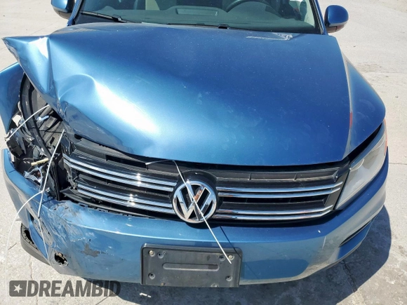2017 Volkswagen Tiguan S с VIN WVGAV7AX2HW504340, выставлен на аукционе Copart как лот 54264525 с пробегом 78 565 миль миль и Списание • Salvage title. История ставок и продаж доступна на DreamBid. Изображение 12.