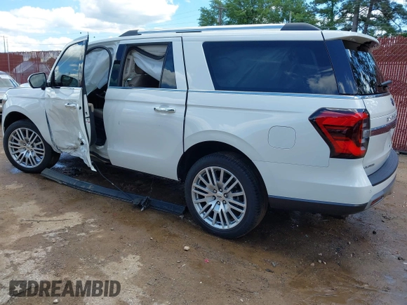 2024 Ford Expedition Max Limited z VIN 1FMJK2A8XREA83026, wystawiony jako IAAI lot #42222592 z przebiegiem 13 647 mil mil oraz . Historia ofert i sprzedaży dostępna na DreamBid. Obrazek 3.