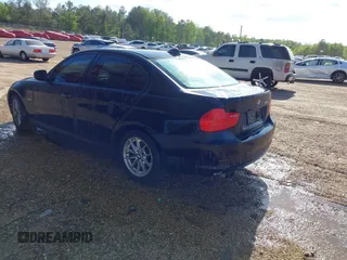 2010 BMW 3 Series 328i with VIN WBAPH7G5XANM49236, listed as a IAAI auction lot 42015618 with 254,108 mi miles and . Bid and sale history available at carsss.com. Image 3.