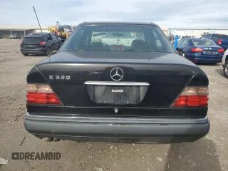 1995 Mercedes-Benz E Class with VIN WDBEA32EXSC164112, listed as a Copart auction lot 82480354 with 187,044 mi miles and Clean Title. Bid and sale history available at carsss.com. Image 6.