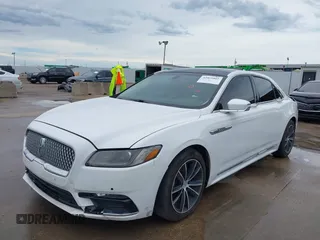 2017 Lincoln Continental Select z VIN 1LN6L9SK5H5616680, wystawiony jako IAAI lot #42465865 z przebiegiem 86 686 mil mil oraz . Historia ofert i sprzedaży dostępna na DreamBid. Obrazek 2.