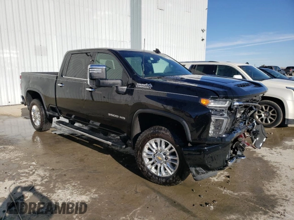 2022 Chevrolet Silverado 3500HD High Country with VIN 2GC4YVEY5N1226357, listed as a Copart auction lot 41872035 with 10,950 mi miles and Clean Title. Bid and sale history available at carsss.com. Image 4.