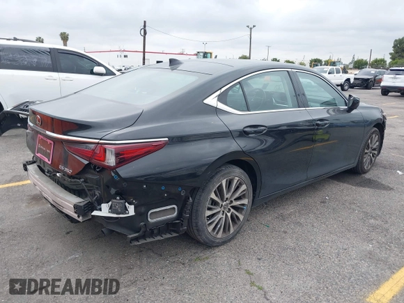 2020 Lexus ES with VIN 58ADZ1B18LU070415, listed as a IAAI auction lot 42074563 with 45,811 mi miles. Bid and sale history available at carsss.com. Image 4.