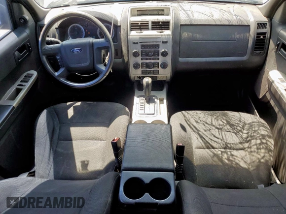2008 Ford Escape XLT with VIN 1FMCU03198KD65116, listed as a Copart auction lot 52130965 with 214,295 mi miles and Salvage title. Bid and sale history available at DreamBid. Image 8.